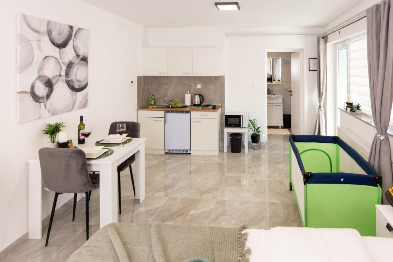 Apartmani Sun & Moon Bjelovar Bagian luar foto
